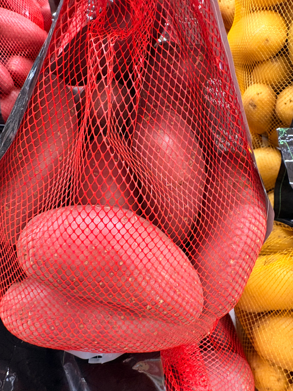 Pommes de Terre rouge « chérie ».            Le filet de 2,5 kG